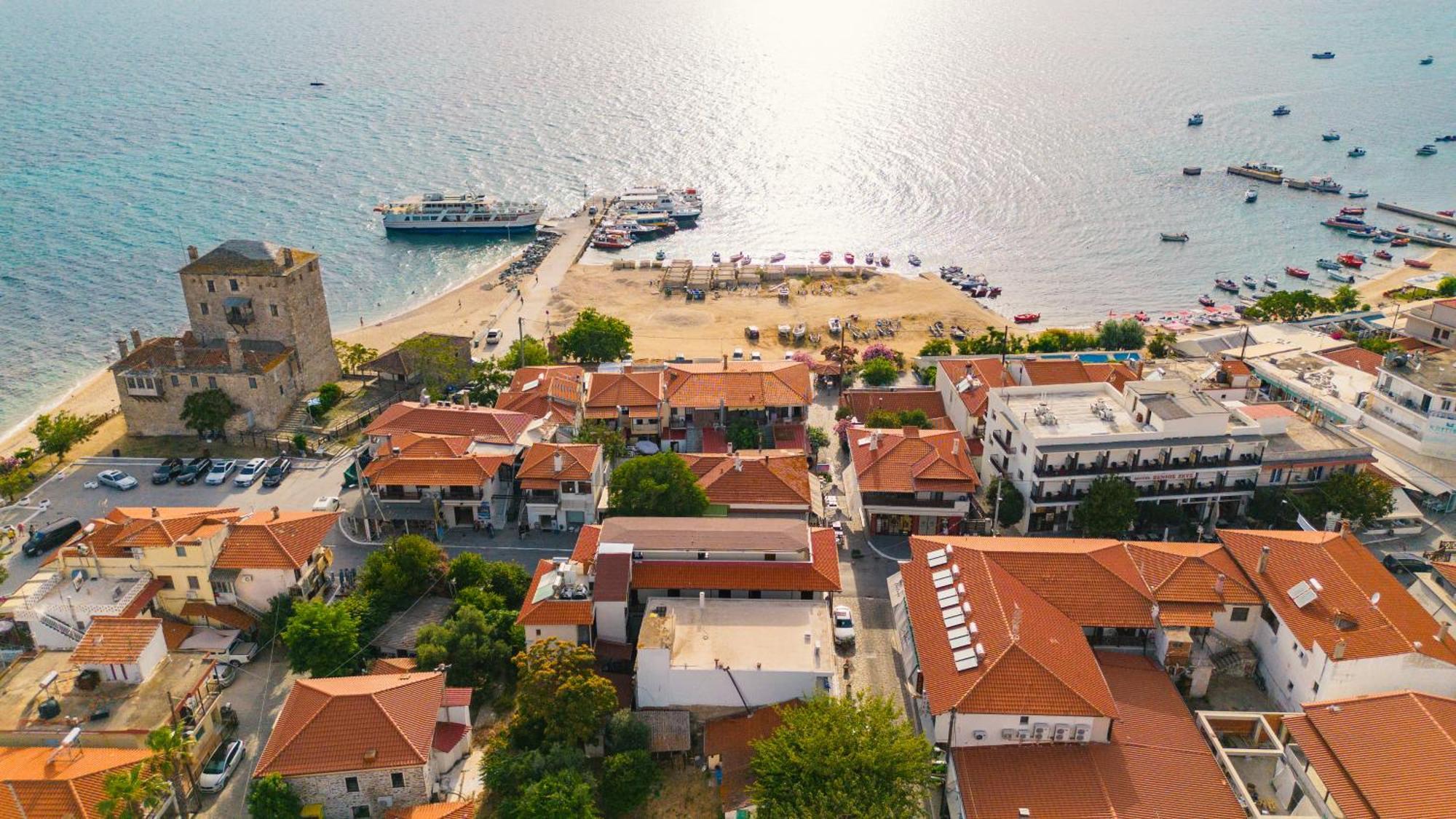 Athos Guest House Pansion Ouranoupoli Eksteriør billede