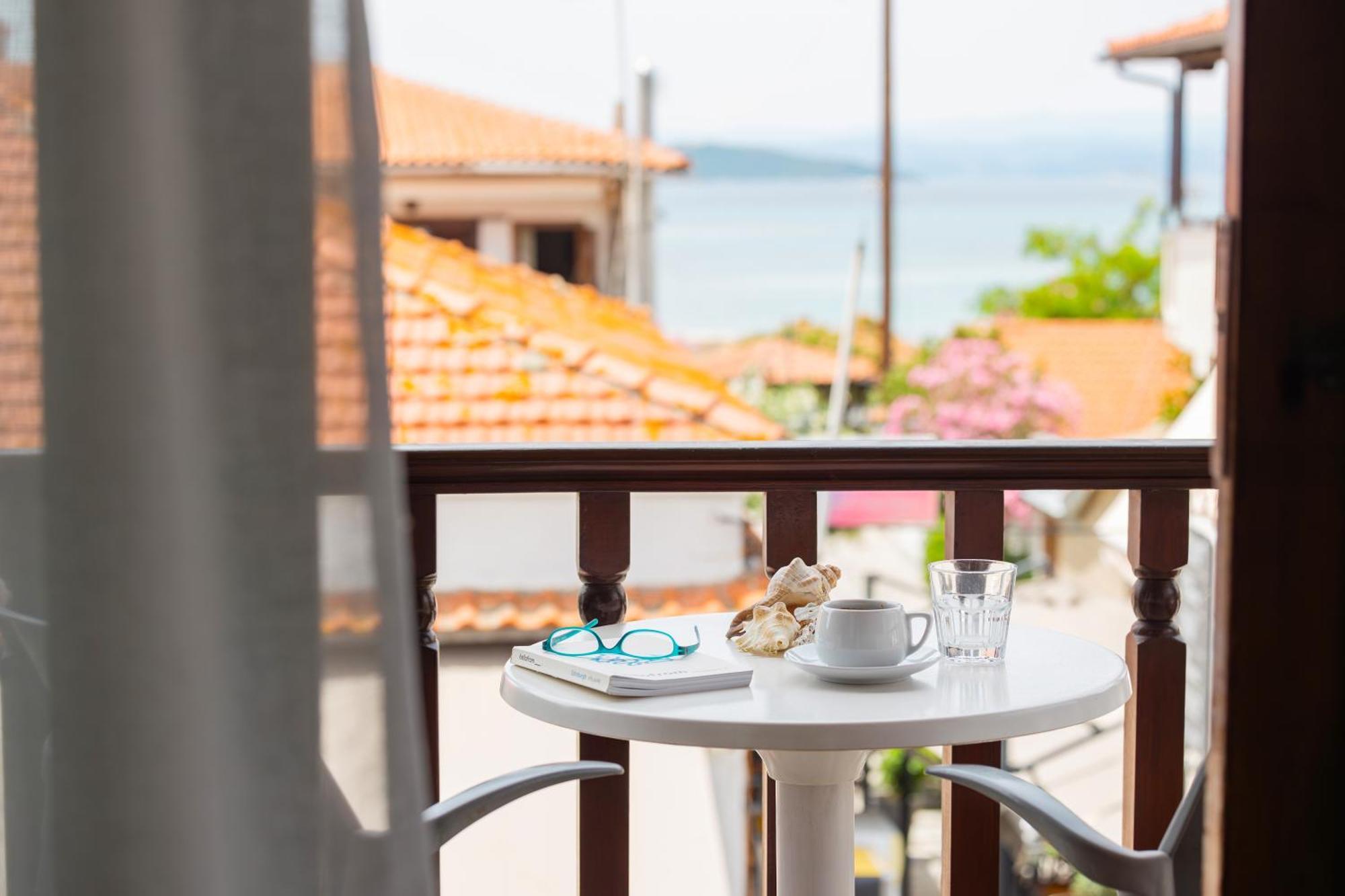 Athos Guest House Pansion Ouranoupoli Eksteriør billede