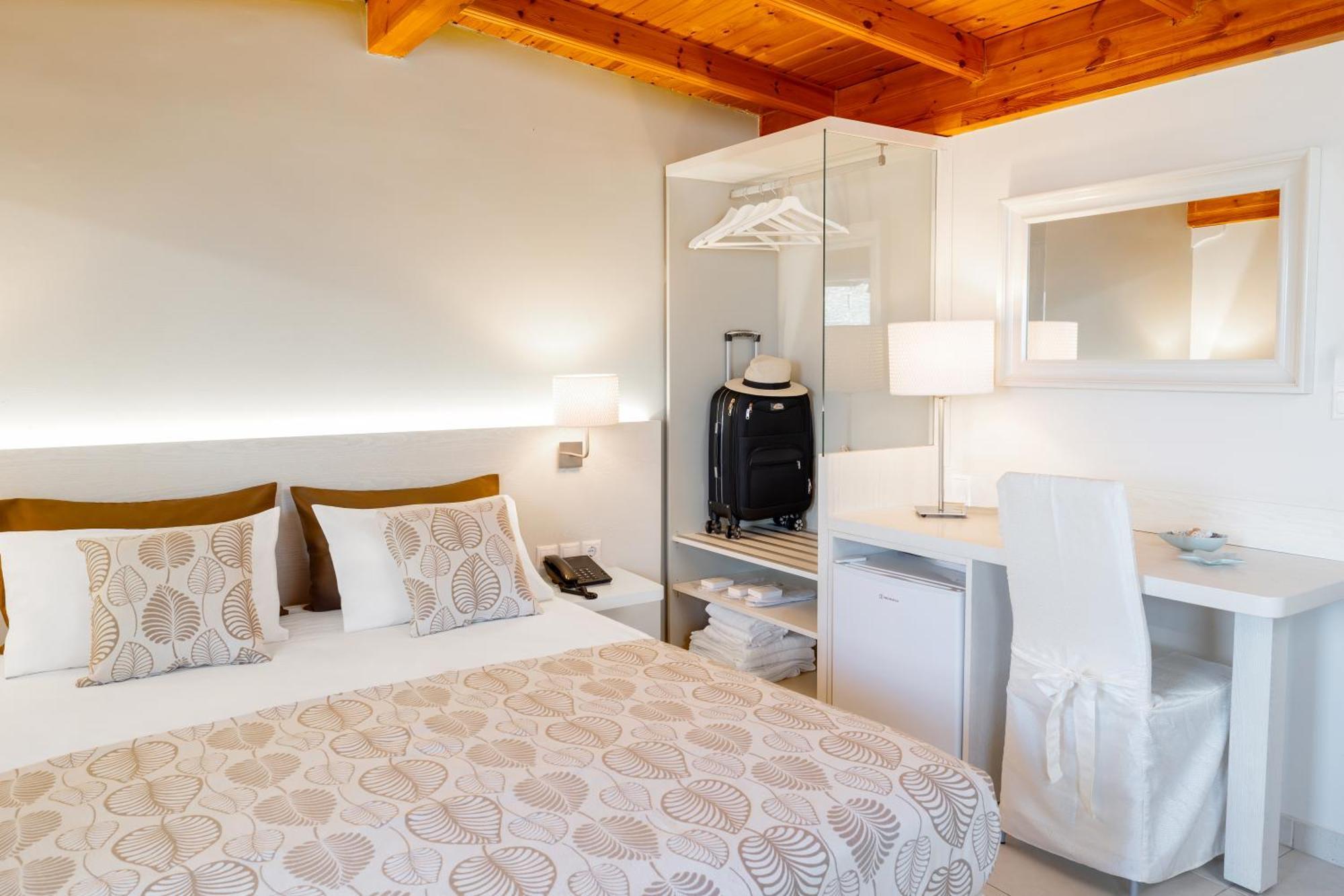 Athos Guest House Pansion Ouranoupoli Eksteriør billede